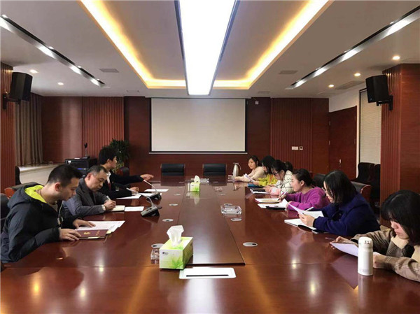 市古鎮(zhèn)公司掀起學(xué)習(xí)黃群、宋月才等四名同志先進(jìn)事跡的熱潮
