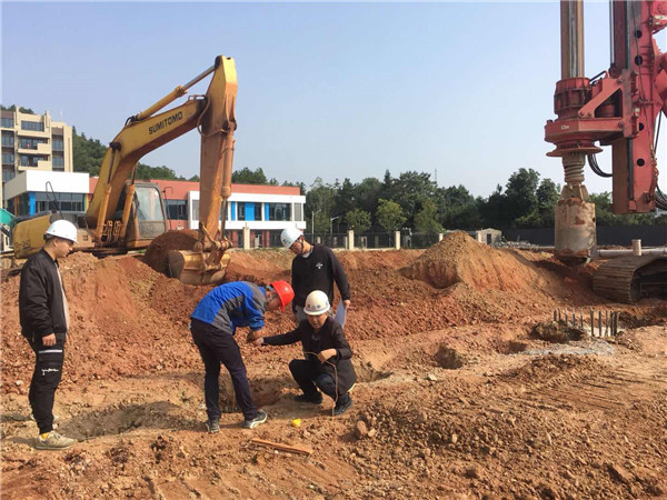 昌南湖北湖西側(cè)要建一個(gè)立體停車場，已經(jīng)開工！