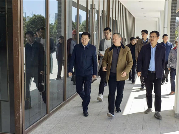 鄧永翔現場調研現代一體化停車場建設工程