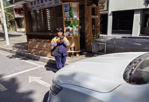 不懼高溫 “熱”力十足！致敬高溫下堅守崗位的古鎮(zhèn)工作者（一）
